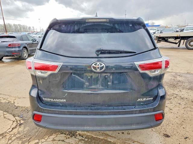 2015 Toyota Highlander VIN 5TDJKRFH7FS073839 COPART salvage auction — SIDE, Salvage Title, sold $6,200 on 2026-07-31 (photo 6)