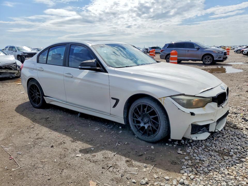 2012 BMW 3er VIN WBA3A5G52CNP16279 COPART salvage auction — FRONT END, Tx - Cert Of Title-Rebuilt Salvage, sold $400 on 2026-07-09 (photo 4)