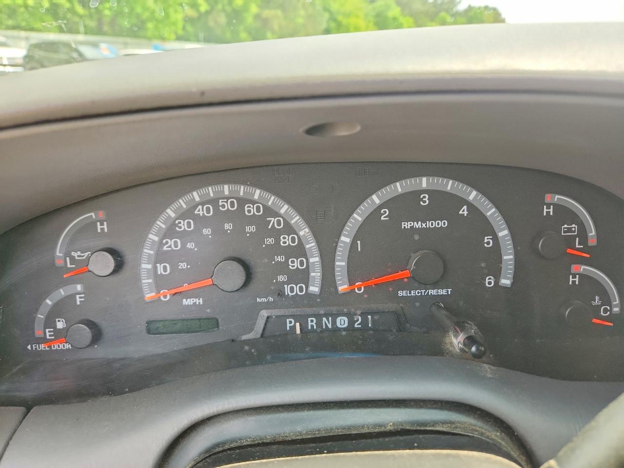 2001 Ford F-150 Lightning VIN 2FTZF07201CA73327 COPART salvage auction — Front End, LA - CERT OF TITLE-SALVAGE, sold $2,000 on 2026-07-09 (photo 9)