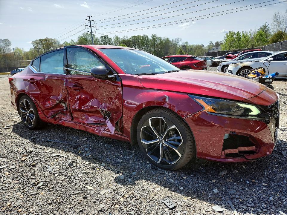 2023 Nissan Altima VIN 1N4BL4CV1PN327282 COPART salvage auction — SIDE, Md - Cert Of Salvage > 75% Damage, sold $225 on 2026-07-03 (photo 4)