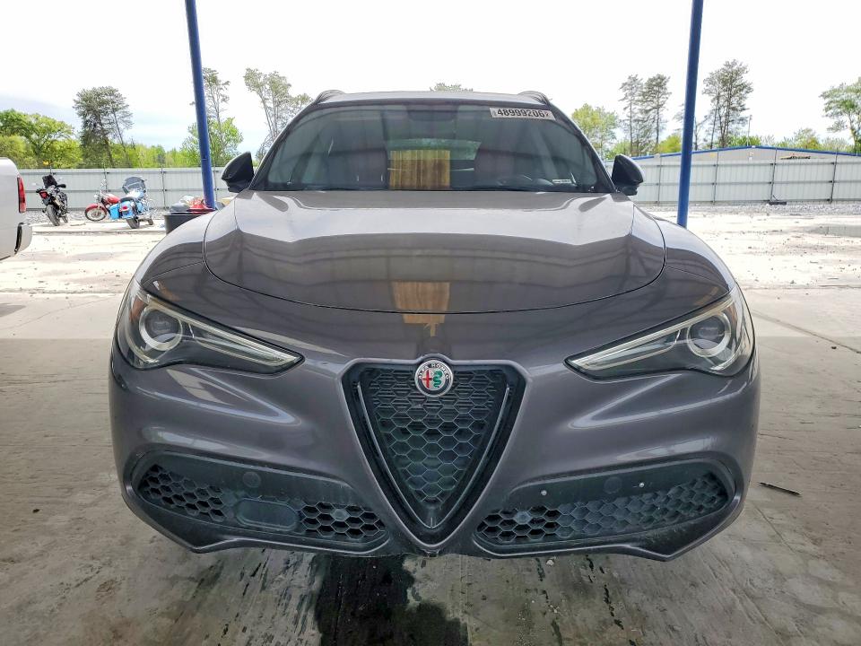 2019 Alfa romeo Stelvio VIN ZASPAJAN4K7C70457 COPART salvage auction — MINOR DENT/SCRATCHES, Va - Certificate Of Title (P), sold $6,200 on 2026-07-09 (photo 5)