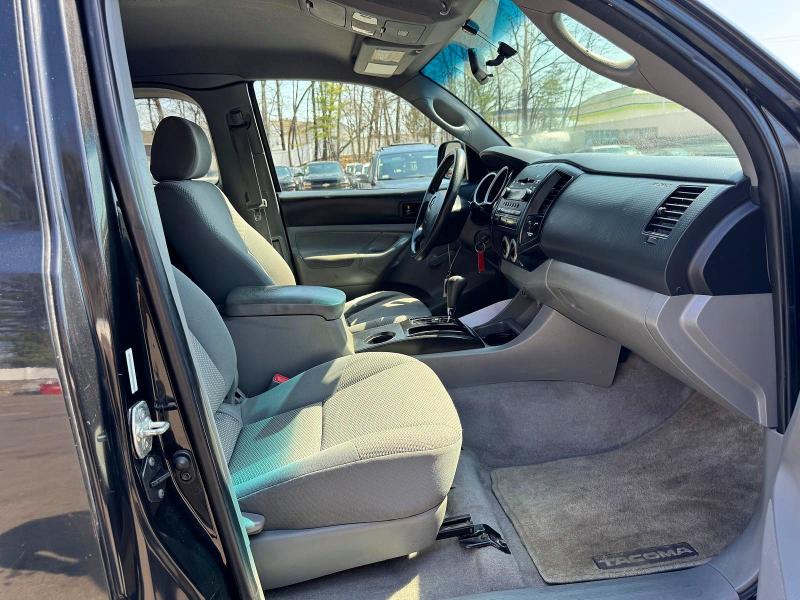 2007 Toyota Tacoma VIN 5TEUU42N27Z452600 COPART salvage auction — MINOR DENT/SCRATCHES, Ma - Certificate Of Title, sold $4,100 on 2026-07-14 (photo 8)