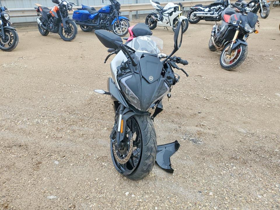 2025 Cf moto 300ss VIN LCEPDPL75S6002329 COPART salvage auction — FRONT END, TX - SALVAGE VEHICLE TITLE, sold $275 on 2026-07-02 (photo 2)