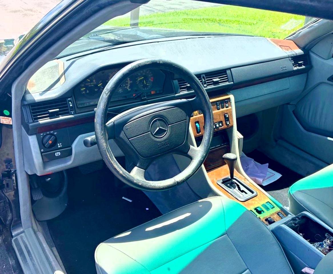 1993 Mercedes-benz 300-class VIN WDBEA66E7PB922559 COPART salvage auction — Normal Wear, FL - CERTIFICATE OF TITLE (P), sold $1,950 on 2026-06-01 (photo 9)