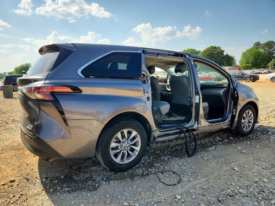 2022 Toyota Sienna VIN 5TDYRKEC1NS125391 COPART salvage auction — SIDE, Al - Cert Of Title-Salvage Title, sold $17,000 on 2026-07-15 (photo 3)