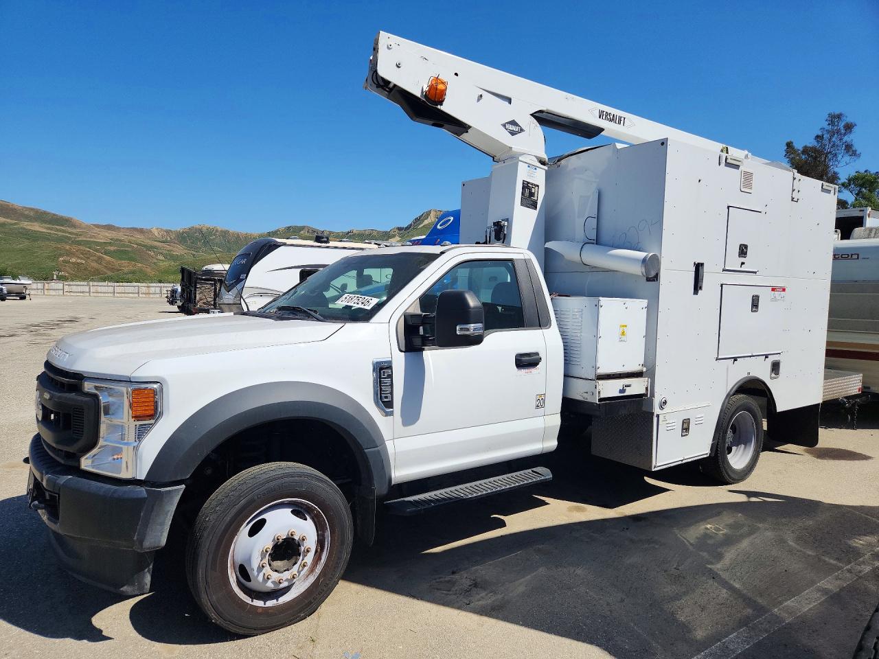 2022 Ford F-550 Super Duty VIN 1FDUF5GN9NEG19412 — COPART salvage auction photo