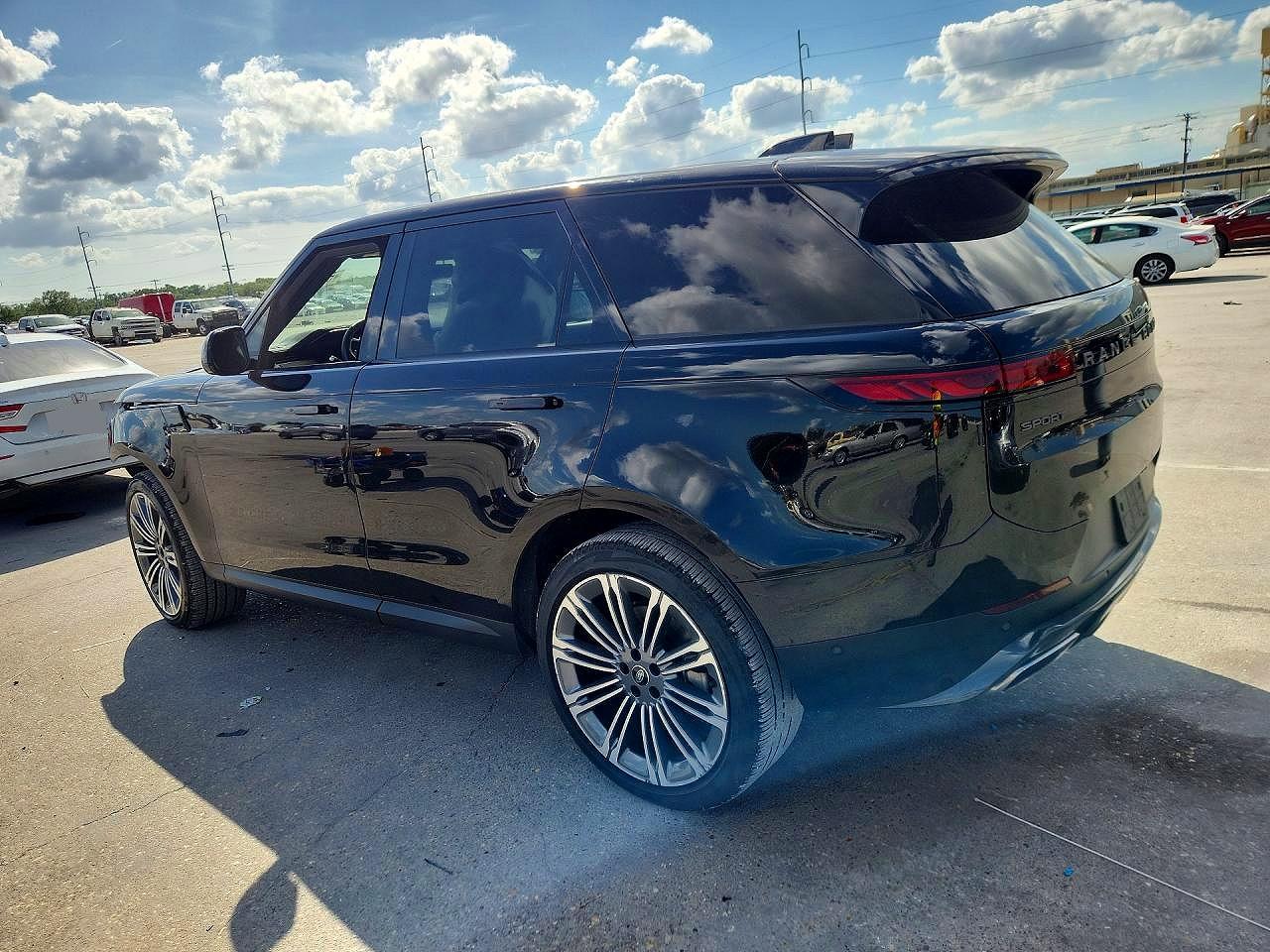 2024 Land Rover Range Rover Sport VIN SAL1P9EU0RA199907 COPART salvage auction — Front End, LA - CERT OF TITLE-SALVAGE, sold $42,000 on 2026-07-01 (photo 2)