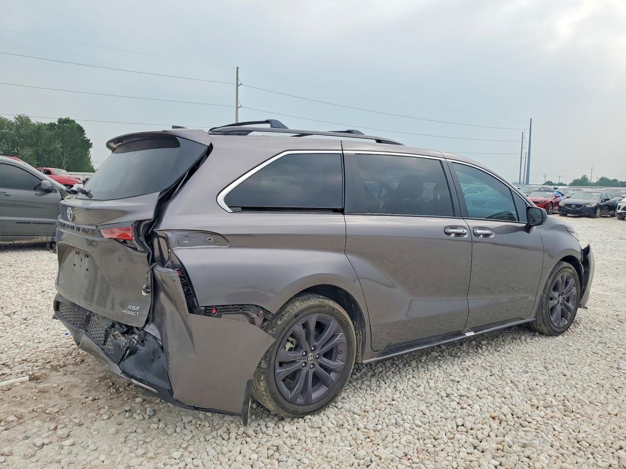 2022 Toyota Sienna VIN 5TDDRKEC9NS078285 COPART salvage auction — Front End, TX - SALVAGE VEHICLE TITLE, sold $15,600 on 2026-07-09 (photo 3)
