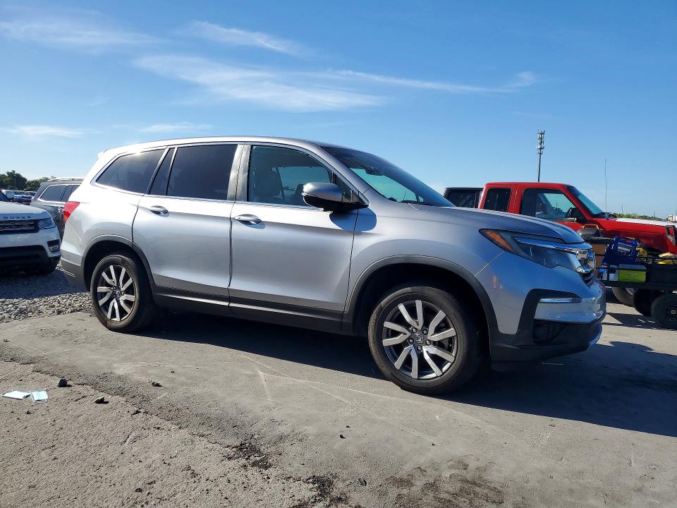 2021 Honda Pilot VIN 5FNYF5H50MB021596 COPART salvage auction — MINOR DENT/SCRATCHES, Fl - Certificate Of Title (P), sold $7,800 on 2026-07-29 (photo 4)