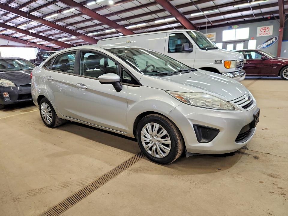 2013 Ford Fiesta VIN 3FADP4AJ7DM148943 COPART salvage auction — MINOR DENT/SCRATCHES, Nh - Certificate Of Title, sold $2,500 on 2026-07-09 (photo 4)