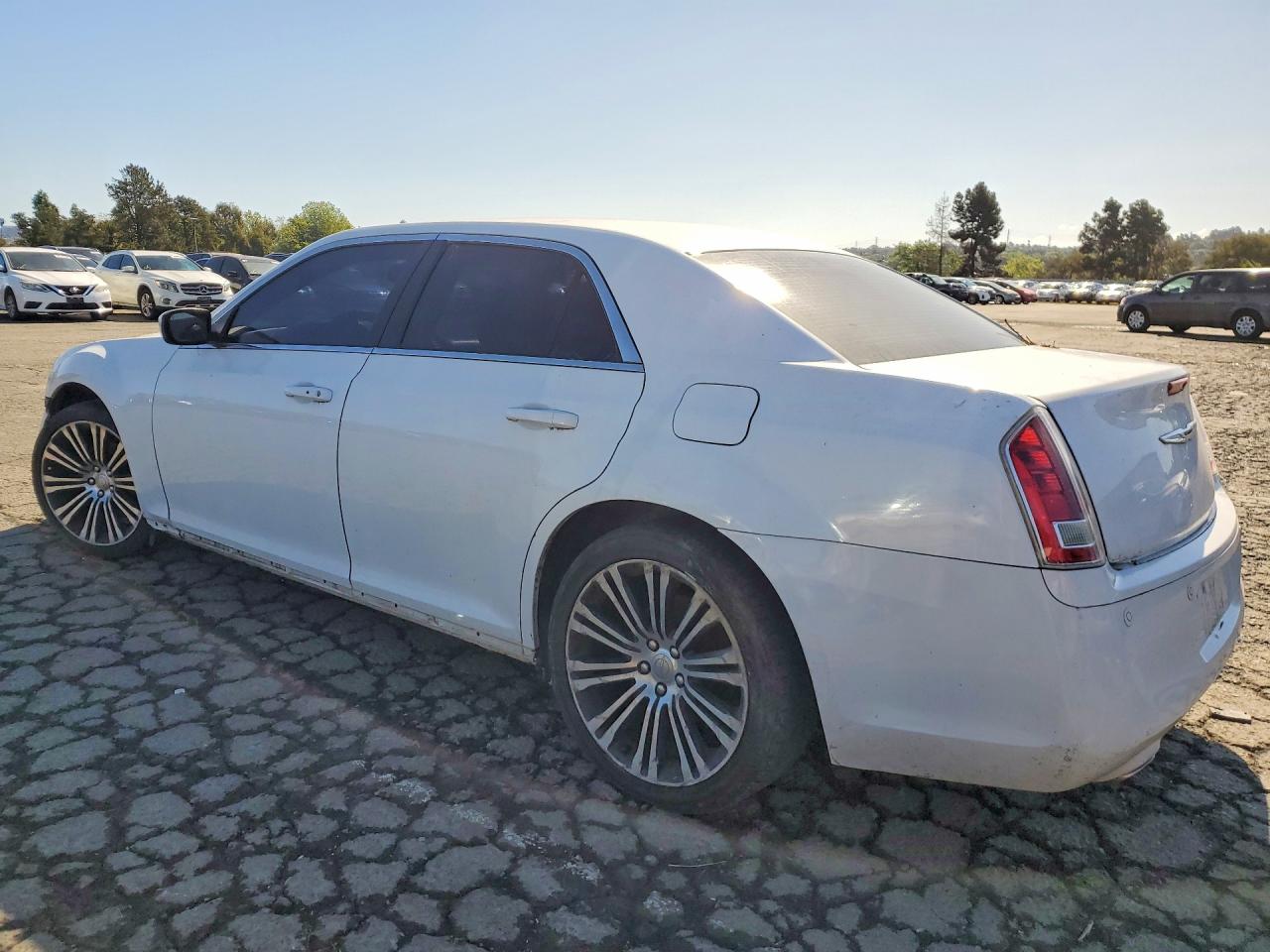 2012 Chrysler 300 VIN 2C3CCABG7CH186130 COPART salvage auction — Front End, Dv - Clean Title, sold $125 on 2026-09-24 (photo 2)