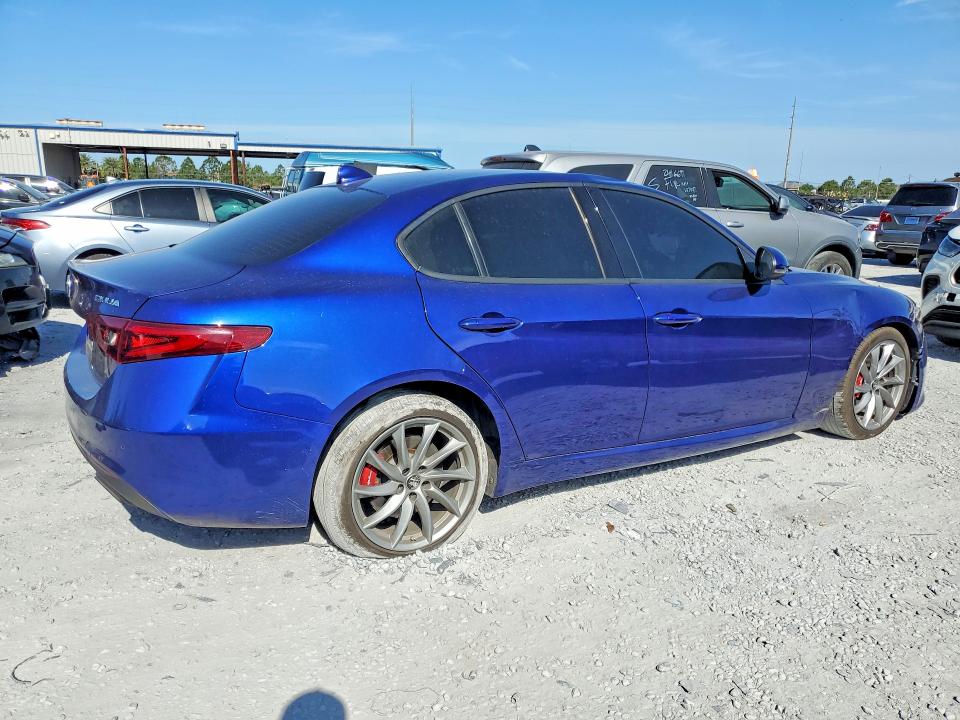 2022 Alfa romeo Giulia VIN ZARFAMAN7N7660498 COPART salvage auction — ROOF, Fl - Certificate Of Destruction, sold $1,000 on 2026-07-28 (photo 3)
