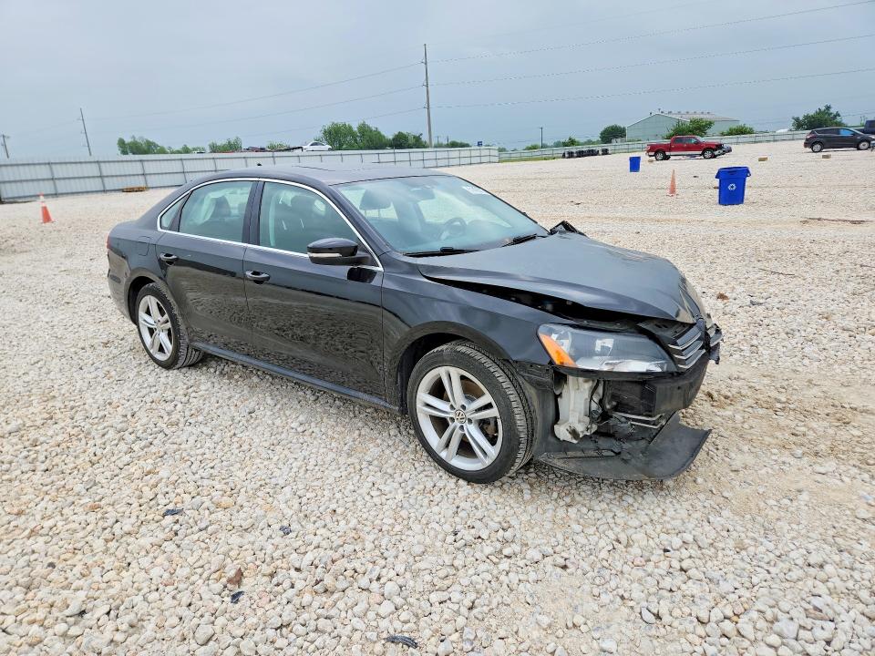 2014 Volkswagen Passat VIN 1VWBT7A38EC074822 COPART salvage auction — FRONT END, Tx - Salvage Vehicle Title, sold $800 on 2026-07-02 (photo 4)