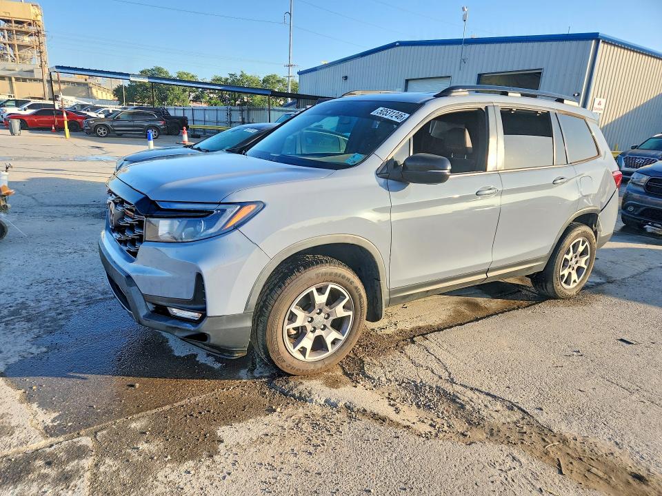 2022 Honda Passport VIN 5FNYF8H62NB025967 — COPART salvage auction photo