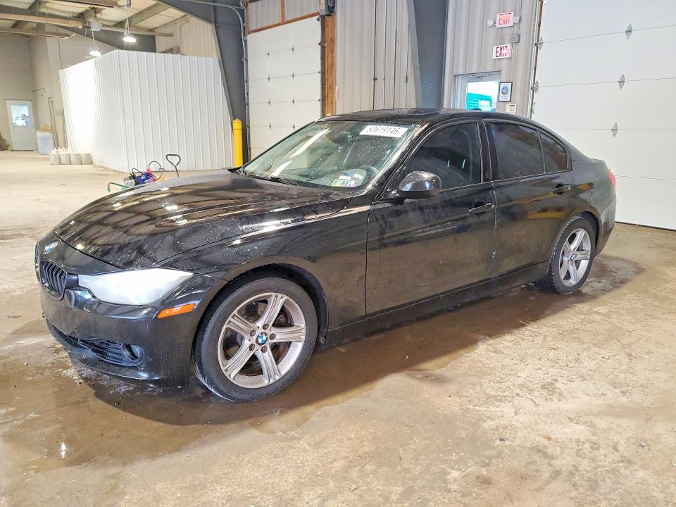 2013 BMW 3er VIN WBA3B5G55DNP41210 COPART salvage auction — NORMAL WEAR, Salvage Title, sold $3,000 on 2026-07-22 (photo 1)