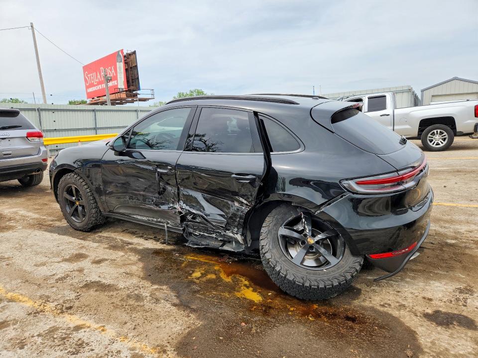 2021 Porsche Macan VIN WP1AA2A50MLB02358 COPART salvage auction — SIDE, Salvage Title, sold $500 on 2026-07-22 (photo 2)