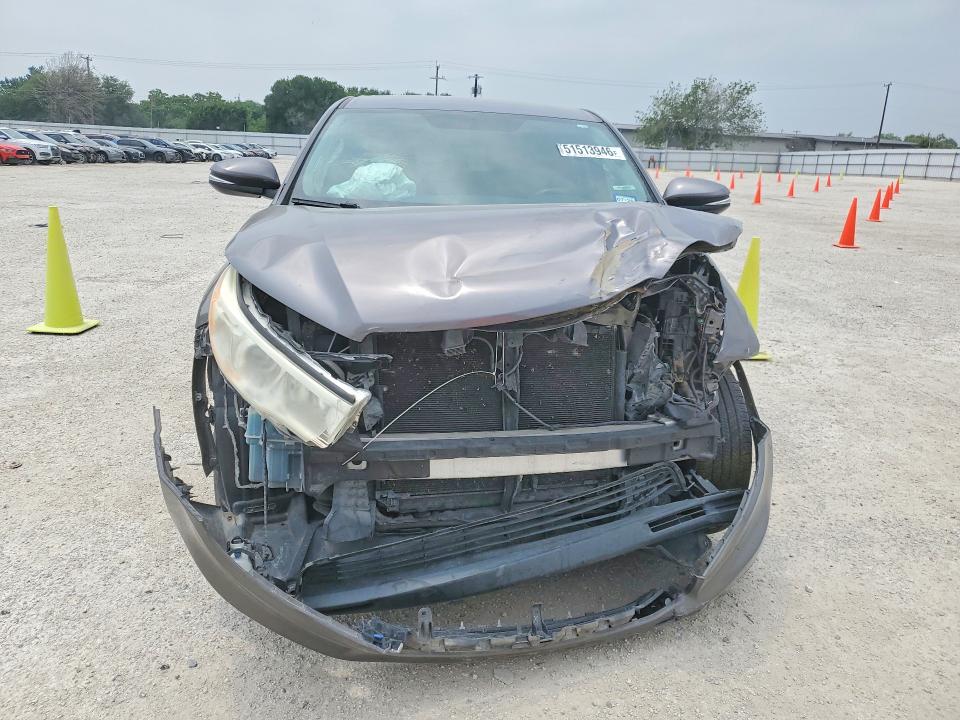 2014 Toyota VIN 5TDZKRFH0ES017002 COPART salvage auction — FRONT END, Tx - Salvage Vehicle Title, sold $3,100 on 2026-07-09 (photo 5)