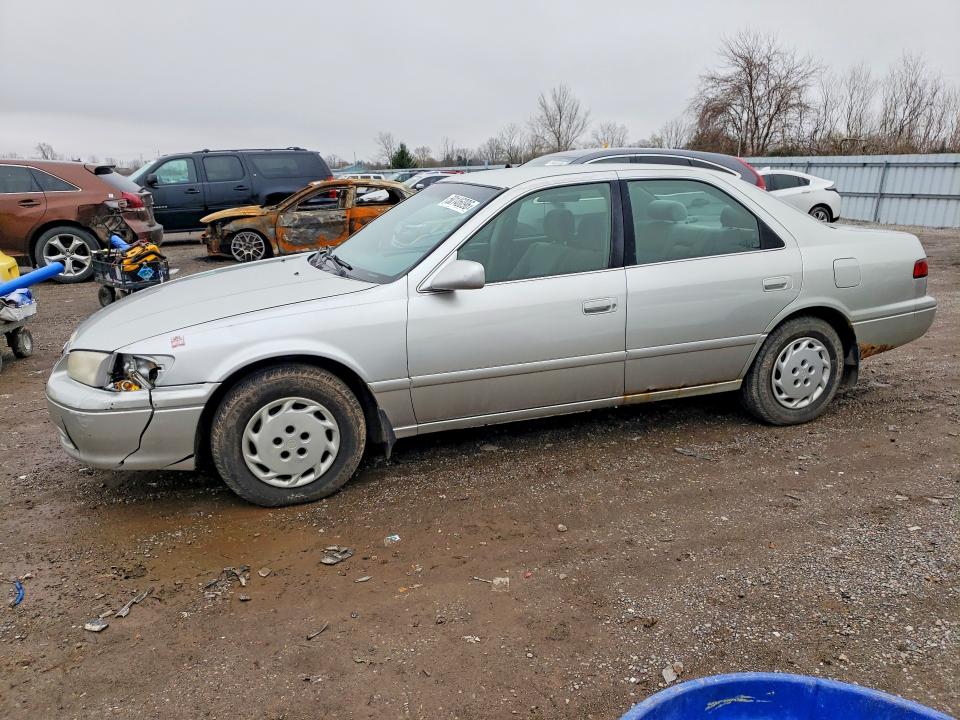 2000 Toyota Camry VIN JT2BG22K1Y0517097 COPART salvage auction — VANDALISM, On - Permit Rebuilt - Unfit, sold $150 on 2026-07-03 (photo 1)