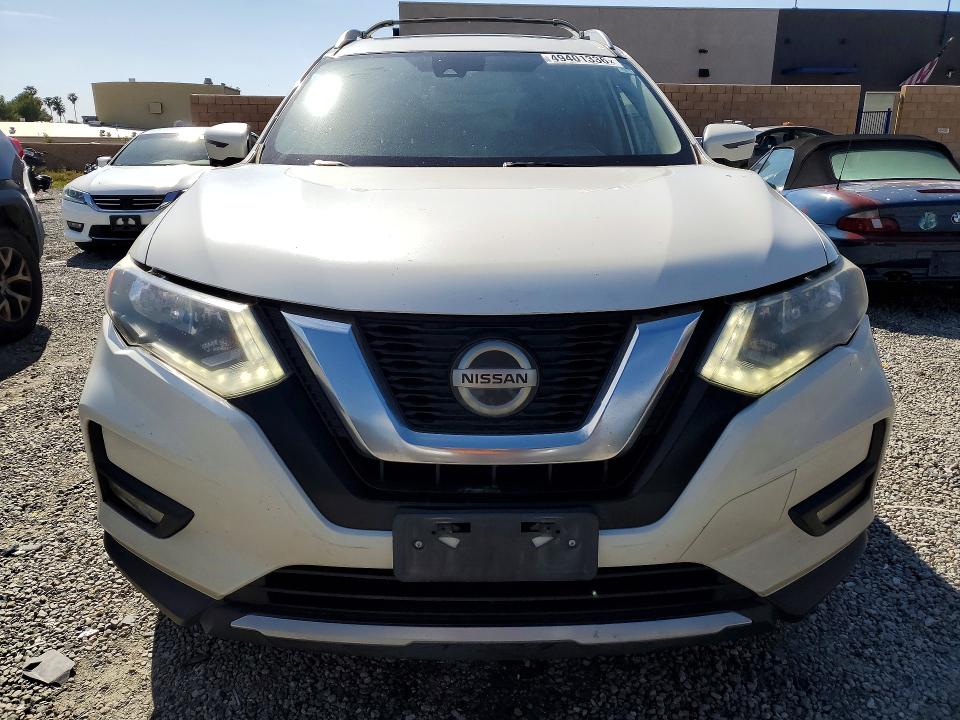 2020 Nissan Rogue VIN JN8AT2MV6LW109548 COPART salvage auction — MINOR DENT/SCRATCHES, CA - SALVAGE CERTIFICATE, sold $4,900 on 2026-07-08 (photo 5)