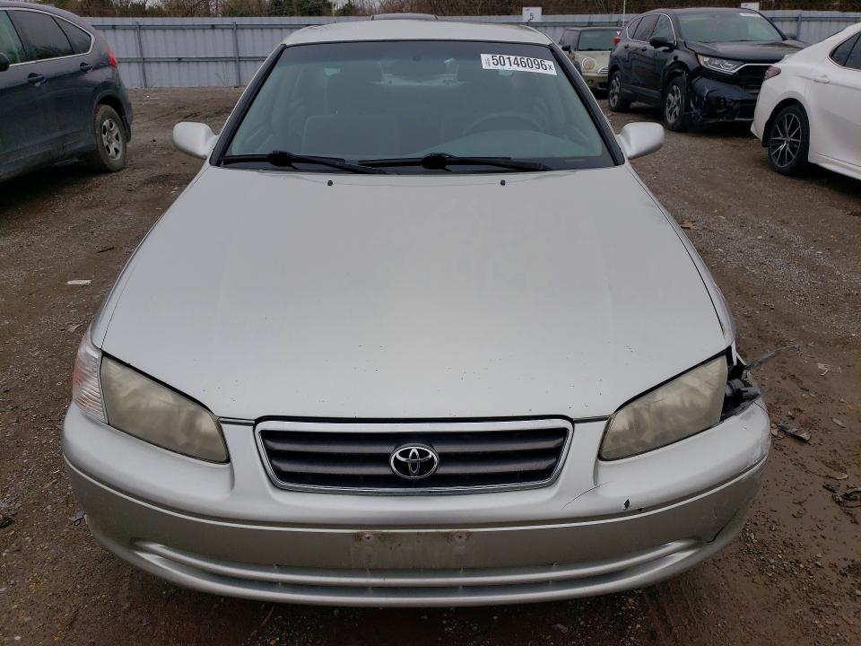 2000 Toyota Camry VIN JT2BG22K1Y0517097 COPART salvage auction — VANDALISM, On - Permit Rebuilt - Unfit, sold $150 on 2026-07-03 (photo 5)