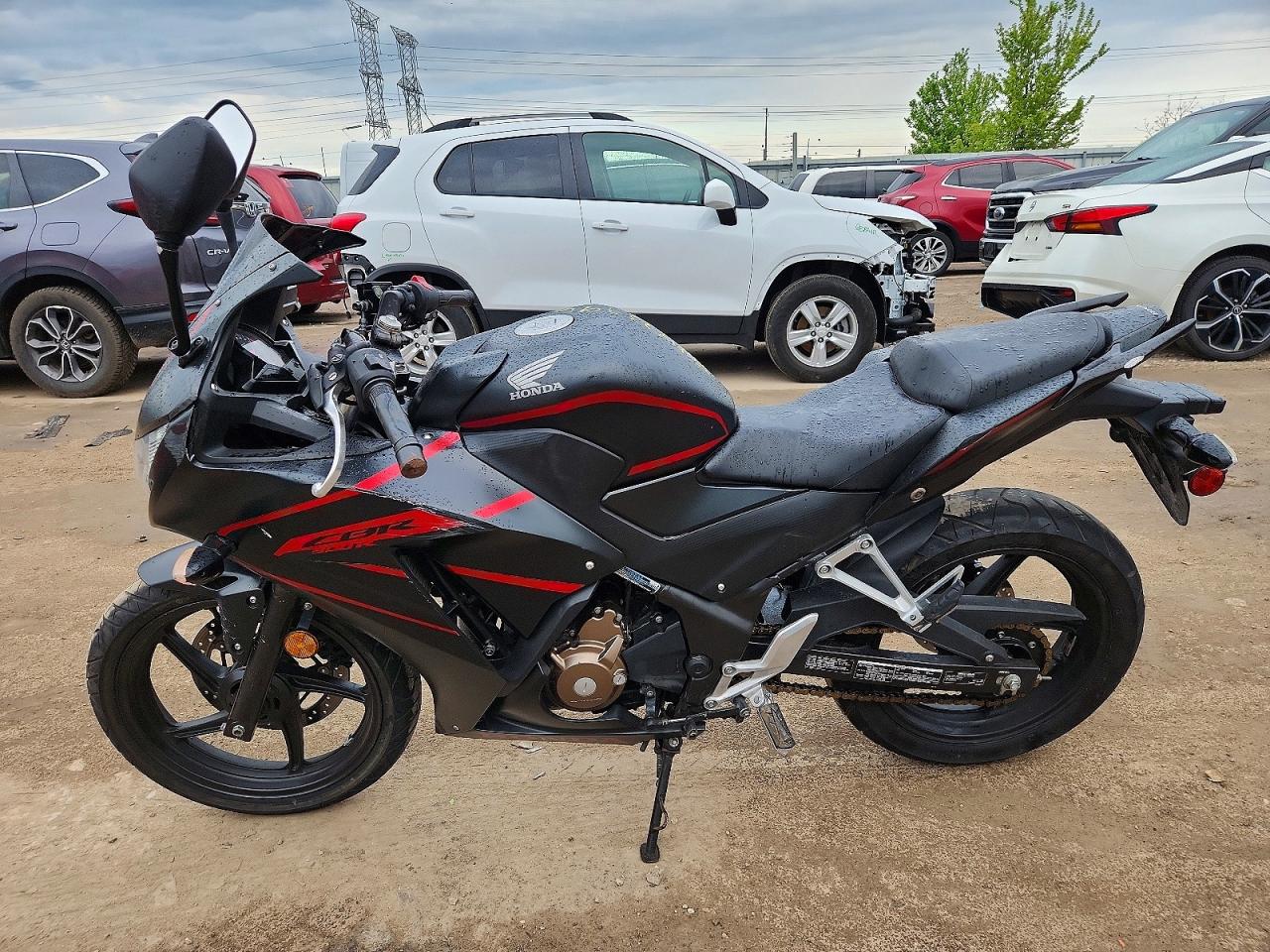 2018 Honda CBR300 VIN MLHNC5106J5400817 COPART salvage auction — Side, IL - SALVAGE CERTIFICATE, sold $500 on 2026-07-02 (photo 3)
