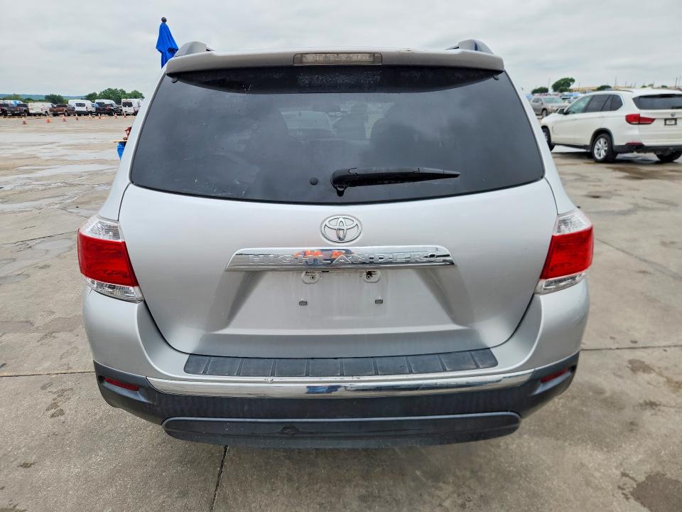 2013 Toyota VIN 5TDZA3EHXDS032008 COPART salvage auction — SIDE, Tx - Salvage Vehicle Title, sold $3,200 on 2026-07-09 (photo 6)