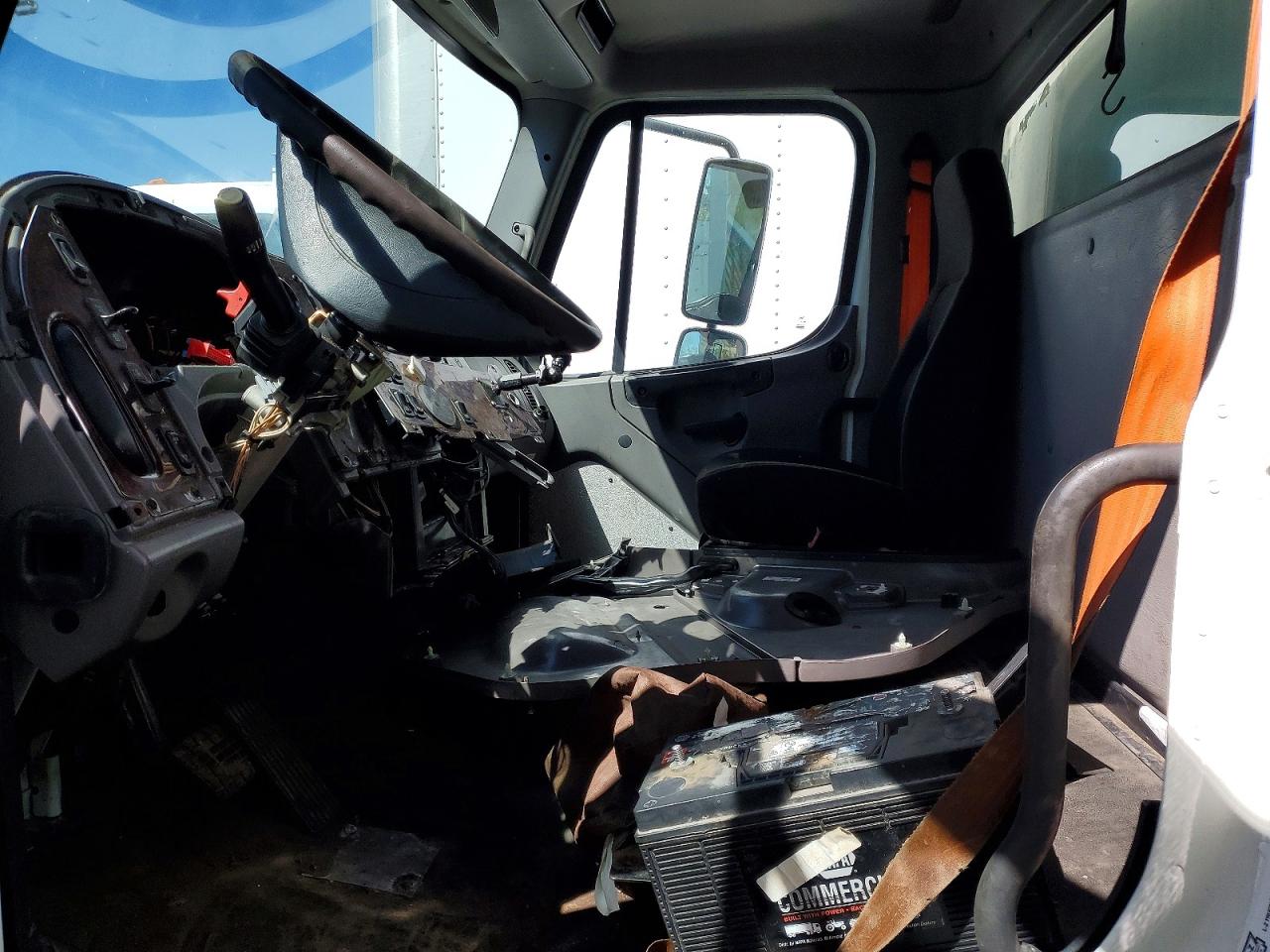 2013 Freightliner M2 VIN 1FVACWDT0DHFA5145 COPART salvage auction — Front End, MN - CERTIFICATE OF TITLE, sold $275 on 2026-07-07 (photo 7)