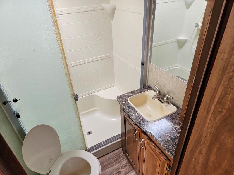 2016 Keys Trailer VIN 4YDF29727GK601028 COPART salvage auction — WATER/FLOOD, TX - SALVAGE TITLE-FLOOD DAMAGE, sold $8,400 on 2026-07-16 (photo 8)