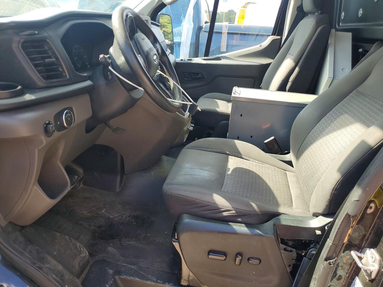 2020 Ford Transit VIN 1FTYE1Y87LKB08242 COPART salvage auction — Minor Dent/Scratches, MS - CERTIFICATE OF TITLE, sold $6,600 on 2026-07-09 (photo 7)