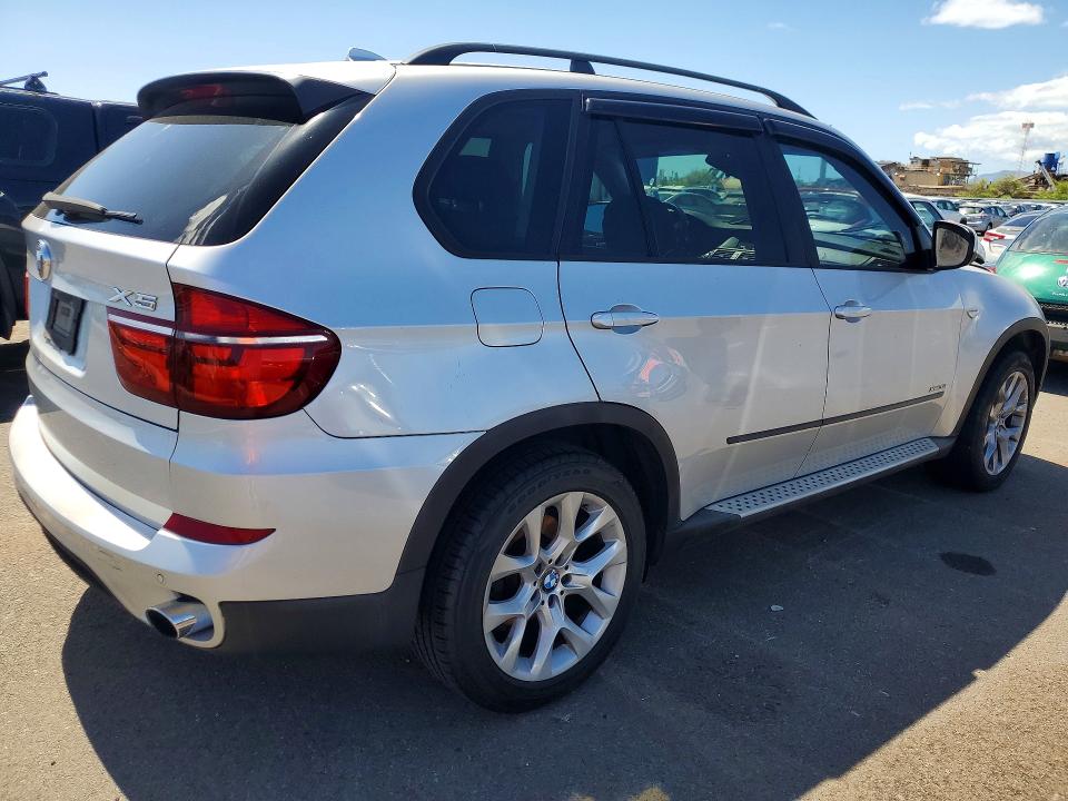 2011 BMW X5 VIN 5UXZV4C57BL413962 COPART salvage auction — WATER/FLOOD, HI - CERTIFICATE OF SALVAGE, sold $200 on 2026-07-27 (photo 3)