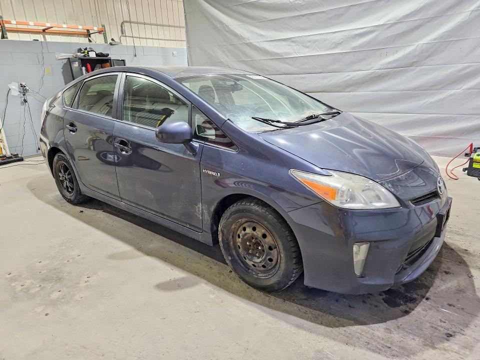 2014 Toyota Prius VIN JTDKN3DU0E0359686 COPART salvage auction — NORMAL WEAR, Tx - Salvage Vehicle Title, sold $925 on 2026-07-30 (photo 4)