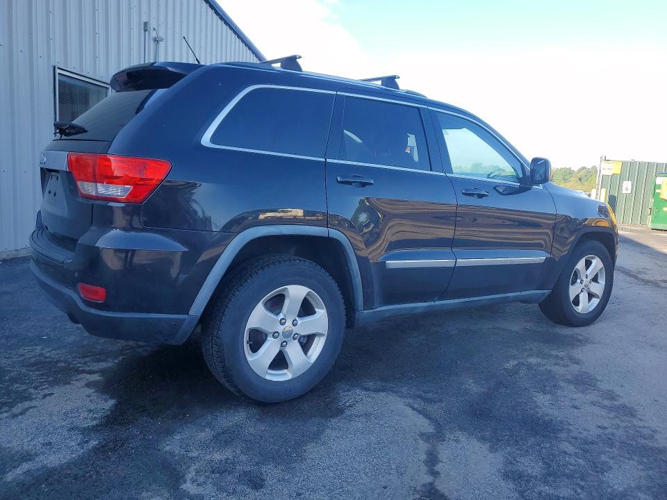 2011 Jeep Grand cherokee VIN 1J4RR4GG2BC657630 COPART salvage auction — MINOR DENT/SCRATCHES, Wv - Certificate Of Title, sold $425 on 2026-07-06 (photo 3)
