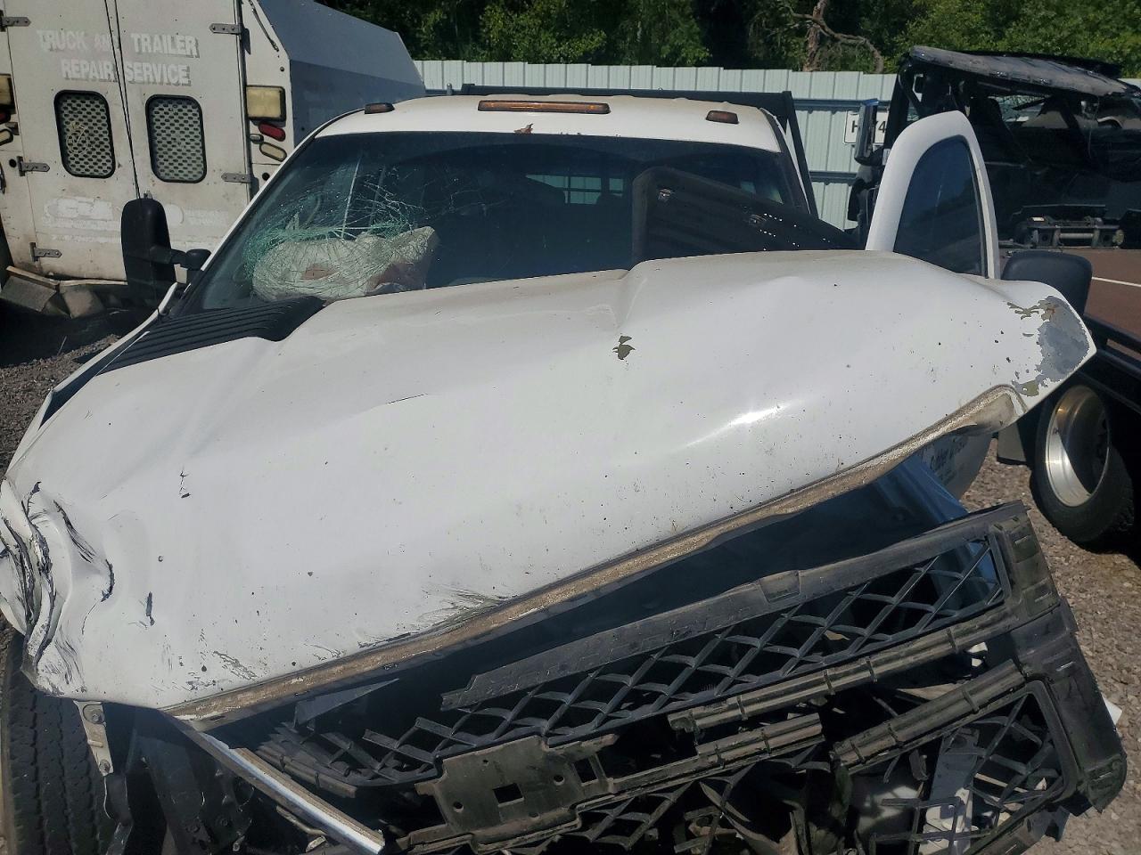 2014 Chevrolet Silverado 3500 VIN 1GB4CZCG1EF115057 COPART salvage auction — Front End, SC - CERT OF TITLE-SALVAGE, sold $1,050 on 2026-07-09 (photo 7)