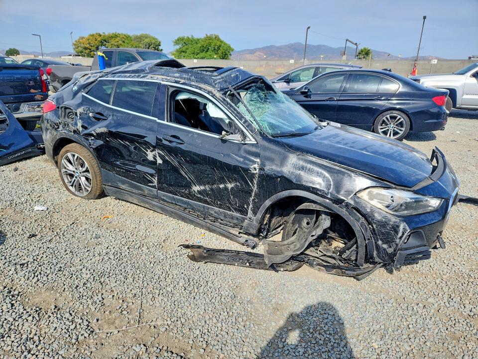 2020 BMW X2 VIN WBXYH9C01L5P35320 COPART salvage auction — ROLLOVER, Ca - Salvage Certificate, sold $300 on 2026-07-31 (photo 4)