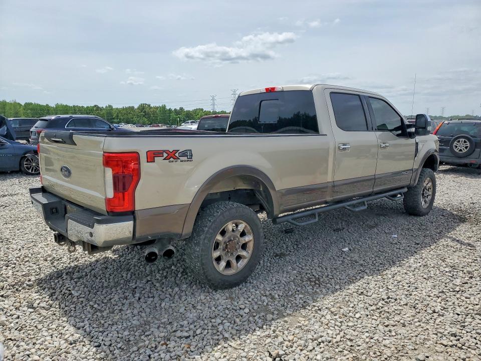 2017 Ford VIN 1FT7W2BT6HED04612 COPART salvage auction — MINOR DENT/SCRATCHES, TN - SALVAGE CERTIFICATE, sold $10,000 on 2026-07-09 (photo 3)