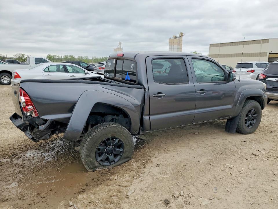 2015 Toyota Tacoma VIN 5TFLU4EN4FX142123 COPART salvage auction — REAR END, MO - SALVAGE CERTIFICATE OF TITLE, sold $5,600 on 2026-07-28 (photo 3)