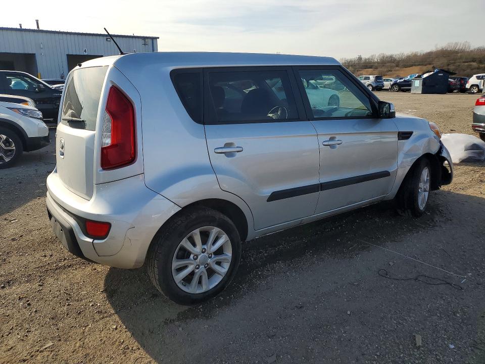 2013 Kia Soul VIN KNDJT2A67D7761132 COPART salvage auction — FRONT END, Il - Salvage Certificate, sold $550 on 2026-07-08 (photo 3)