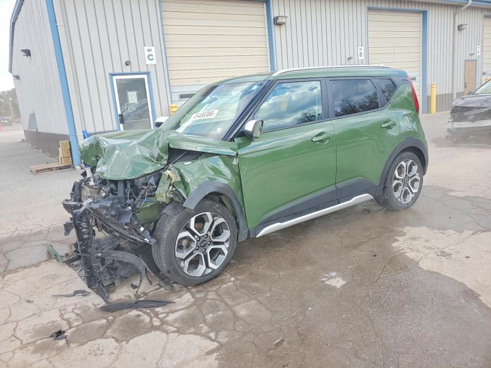 2020 Kia Soul VIN KNDJ23AU1L7093933 COPART salvage auction — FRONT END, Salvage Title, sold $725 on 2026-07-16 (photo 1)