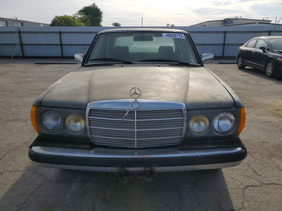 1985 Mercedes-benz 300 VIN WDBAB33C0FA261796 COPART salvage auction — NORMAL WEAR, CA - APP FOR DUP CLEAN OR AC, sold $550 on 2026-07-10 (photo 5)