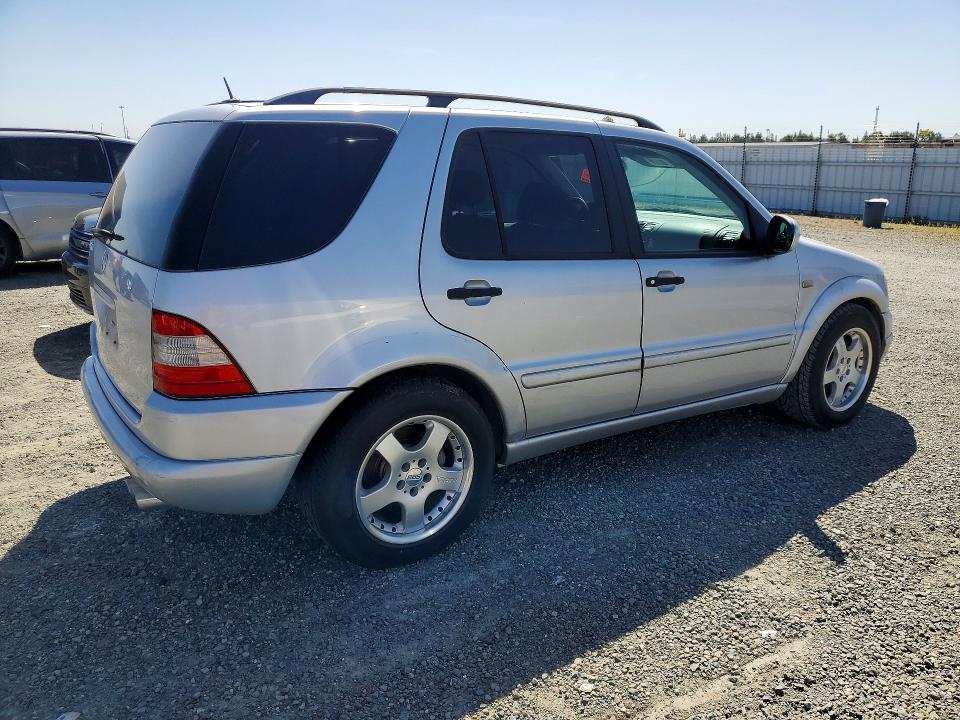 2000 Mercedes-benz Ml-class VIN 4JGAB72E8YA194018 COPART salvage auction — MINOR DENT/SCRATCHES, Ca - Dis/Dlr/Exp Only Clean Title, sold $150 on 2026-07-02 (photo 3)