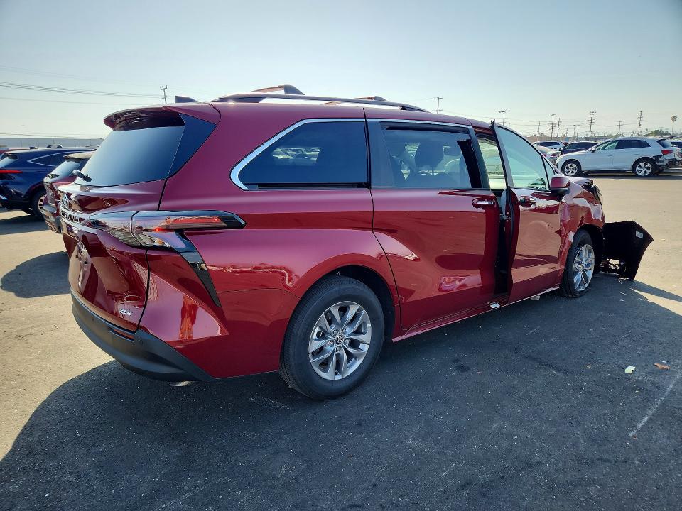 2026 Toyota VIN 5TDYRKEC1TS304060 COPART salvage auction — FRONT END, Salvage Title, sold $15,200 on 2026-07-13 (photo 3)