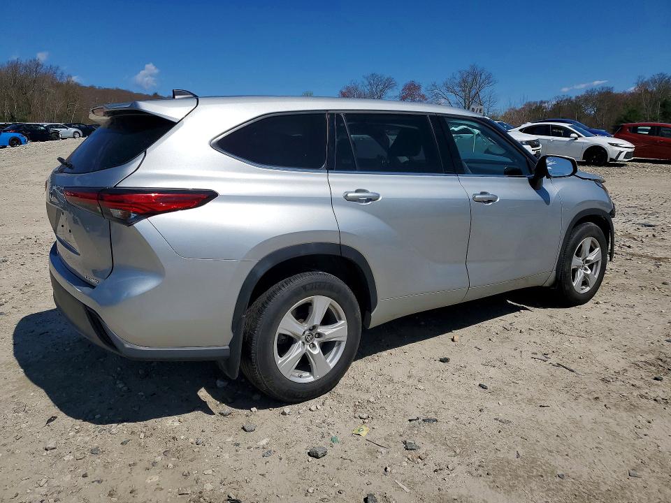 2022 Toyota Highlander VIN 5TDBZRBH9NS218044 COPART salvage auction — FRONT END, Id - Salvage Certificate Of Title, sold $10,700 on 2026-07-08 (photo 3)