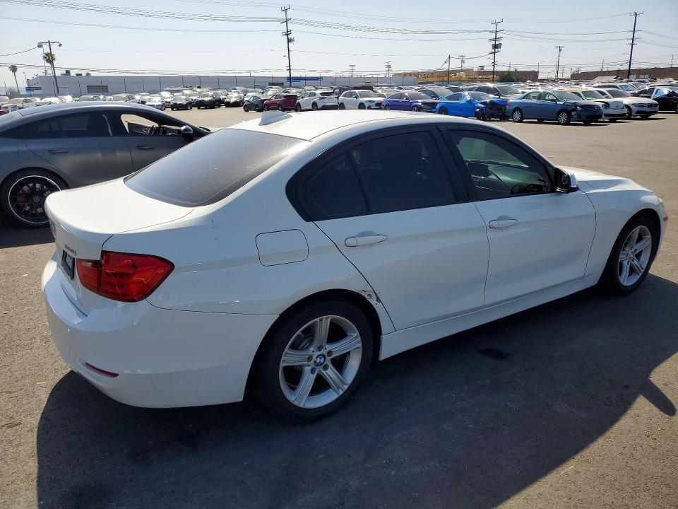 2015 BMW 3er VIN WBA3C1C54FK119357 COPART salvage auction — SIDE, Salvage Title, sold $1,600 on 2026-07-15 (photo 3)