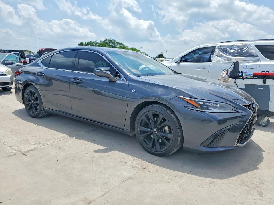 2022 Lexus ES VIN 58AJZ1B13NU133958 COPART salvage auction — SIDE, Tx - Salvage Vehicle Title, sold $20,000 on 2026-07-20 (photo 4)