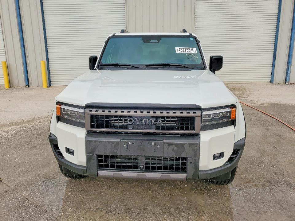 2025 Toyota Land cruiser VIN JTEABFAJ4S5015305 COPART salvage auction — MISSING/ALTERED VIN, Tx - Certificate Of Title, sold $31,500 on 2026-07-28 (photo 5)