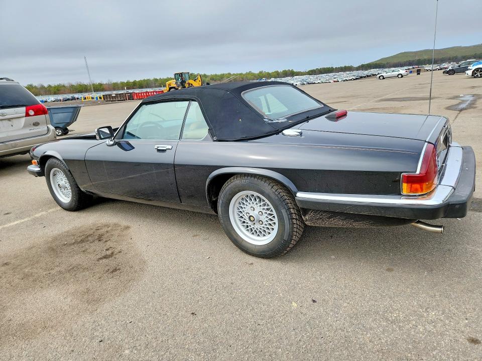 1989 Jaguar Xj series VIN SAJNV4845KC152168 COPART salvage auction — VANDALISM, Ny - Certificate Of Title, sold $2,400 on 2026-07-13 (photo 2)