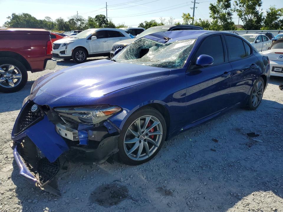 2022 Alfa romeo Giulia VIN ZARFAMAN7N7660498 COPART salvage auction — ROOF, Fl - Certificate Of Destruction, sold $1,000 on 2026-07-28 (photo 1)