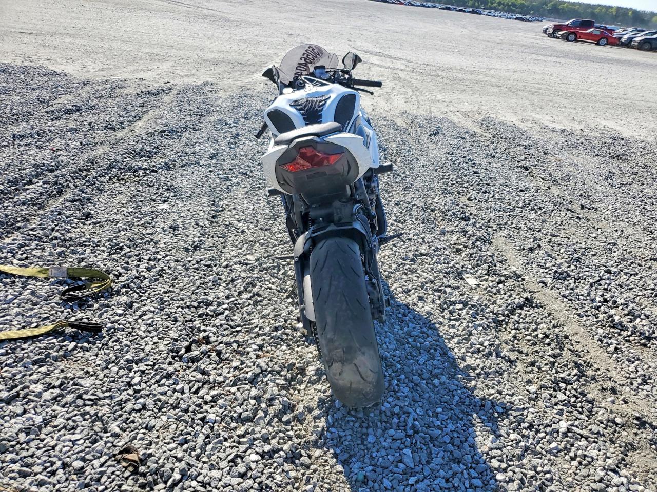 2021 Kawasaki ZX636 VIN JKBZXJH11MA008393 COPART salvage auction — Front End, SC - CERT OF TITLE-SALVAGE, sold $3,550 on 2026-07-02 (photo 4)