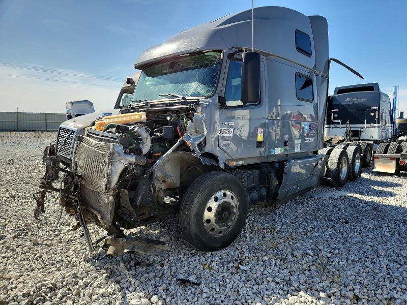 2025 Volvo VIN 4V4NC9EH0SN665670 COPART salvage auction — FRONT END, Ne - Cert Of Title-Salvage, sold $27,000 on 2026-09-10 (photo 2)