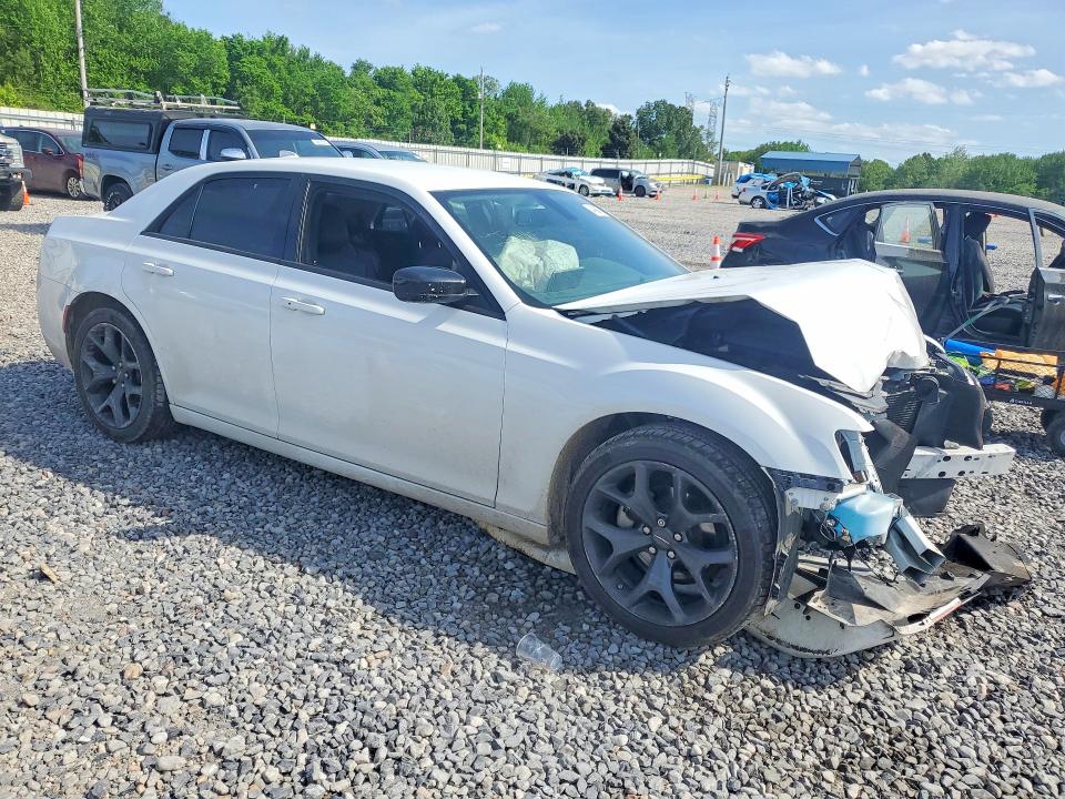 2022 Chrysler 300 VIN 2C3CCAAG7NH139538 COPART salvage auction — FRONT END, TN - SALVAGE CERTIFICATE, sold $1,750 on 2026-07-02 (photo 4)